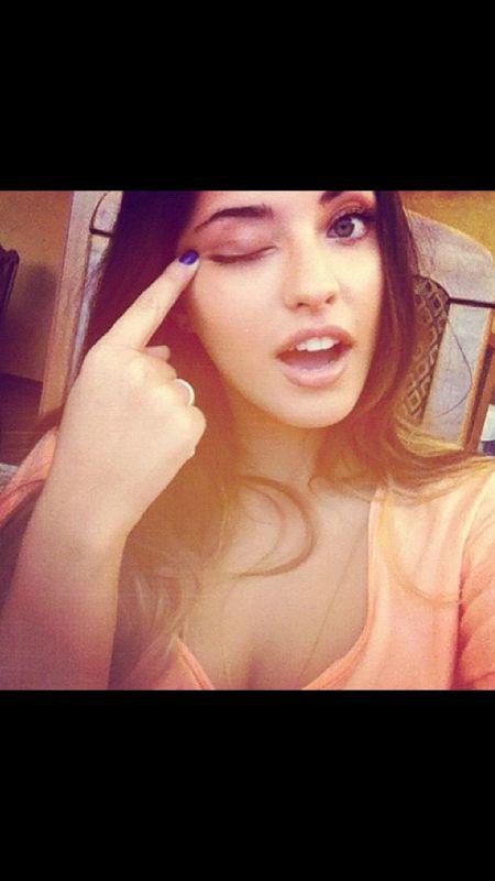 Antonia şi-a mai amuzat fanii cu o nouă strâmbătură! Nu-i aşa că-i foarte simpatică?