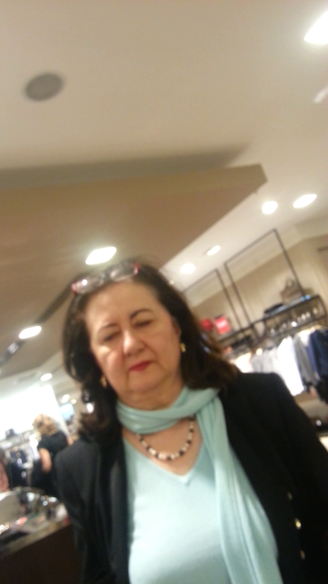 Mioara Roman trage cu ochiul la colectia noua cu preturi piperate