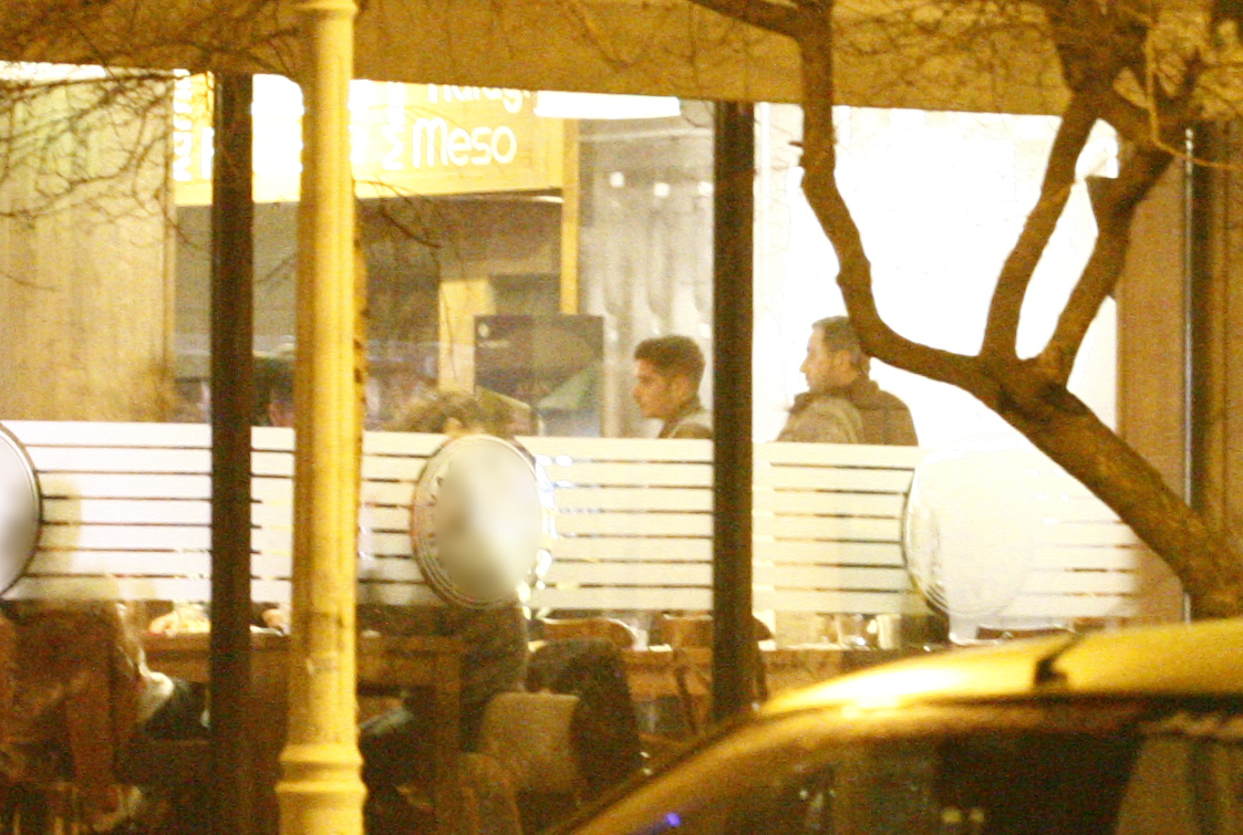 Luni seara, din gasca lui Antonio au facut parte si unchiul lui din Italia si cel mai bun prieten din Peninsula, impreuna cu iubitele lor