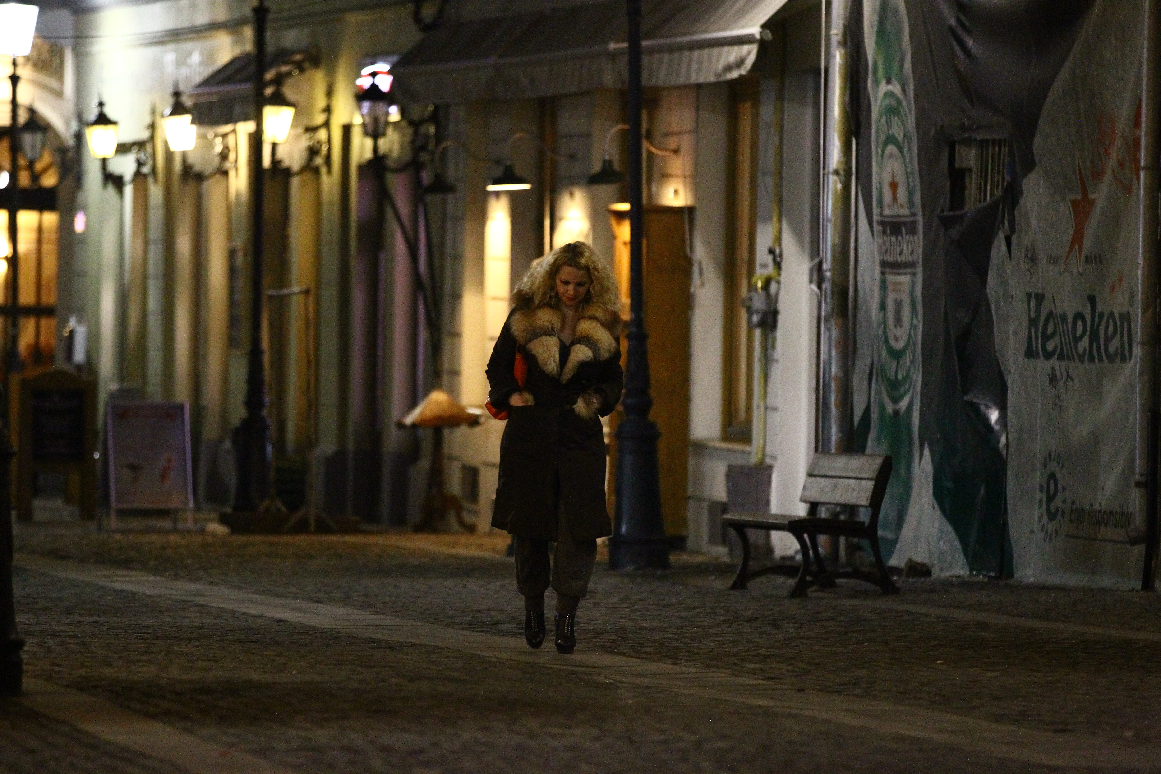 Dupa cina cu milionarul Nicorescu, Oana a parasit prima localul