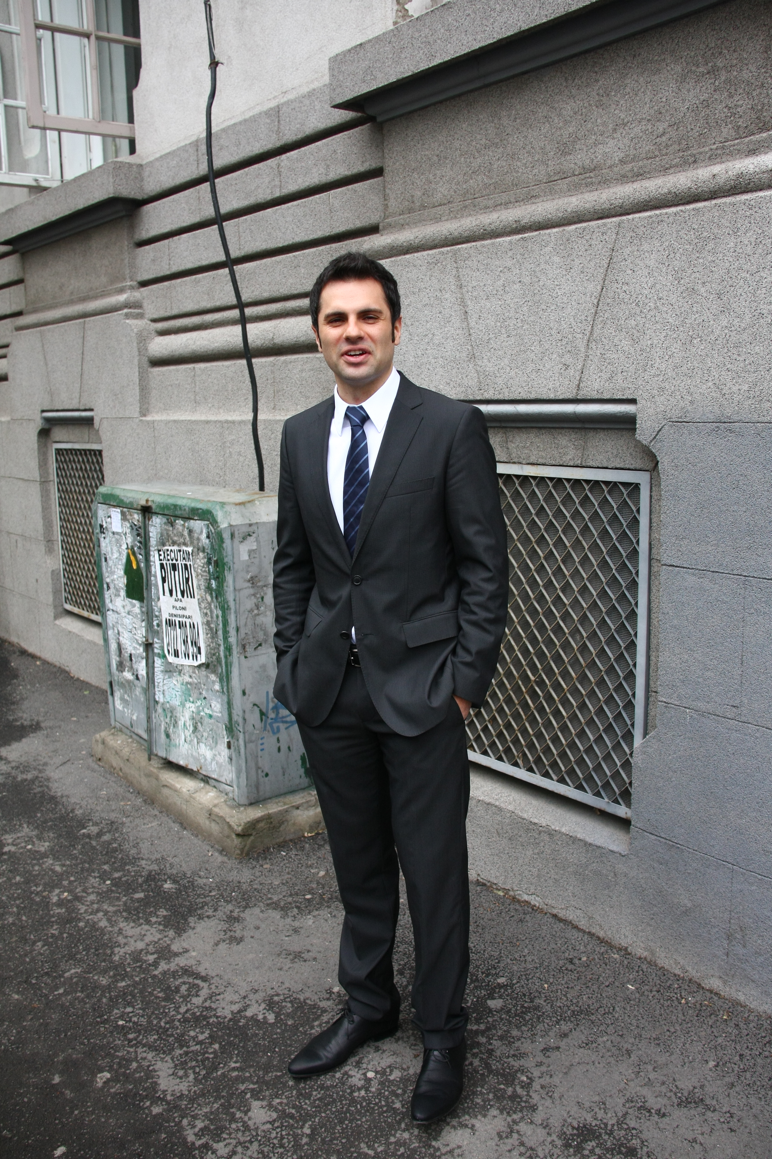 Andrei Badiu este vazut tot mai des in compania Roxanei, desi aceasta era intr-o vreme cea mai buna prietena a fostei lui sotii, Oana Frigescu