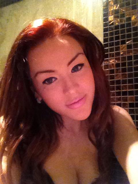 Am găsit-o pe sosia Biancăi Drăguşanu! O cheama Bianca şi e tot roşcată! Vi se pare că cele două seamănă sau nu?