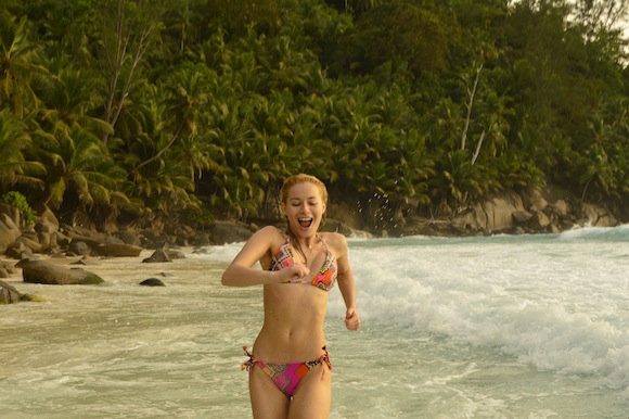 Imagini spectaculoase din concediul de vis al Laurei Cosoi! Vedeta este în culmea extazului: