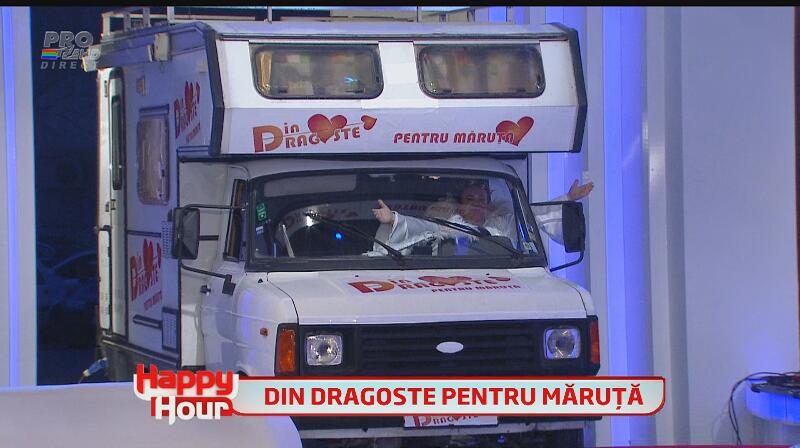 Nebunie de ziua de naştere a lui Măruţă! Vezi ce surprize a primit a primt moderatorul de la vedete!