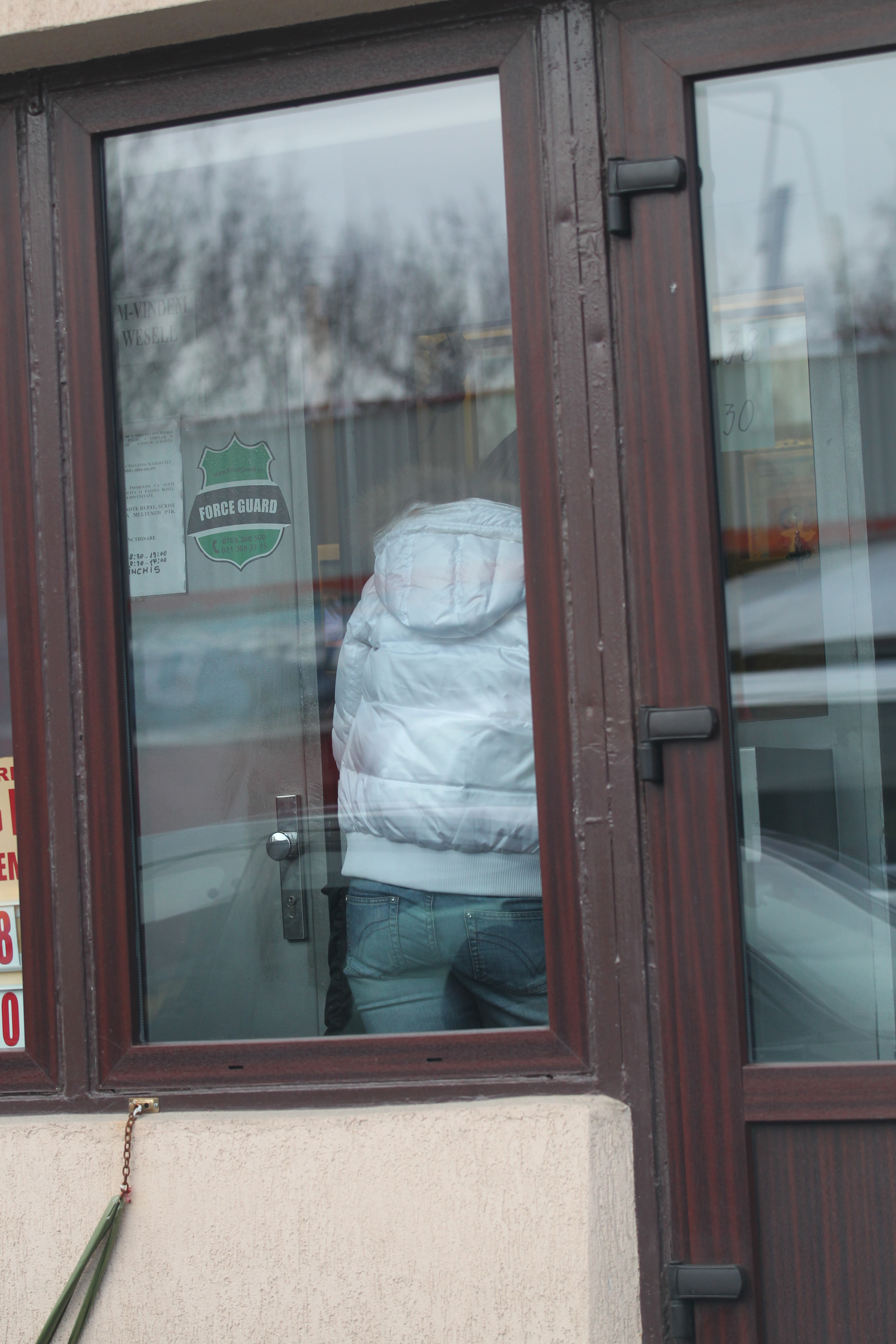 Andreea a gasit o casa de schimb valutar unde era cel mai rezonabil pret la euro