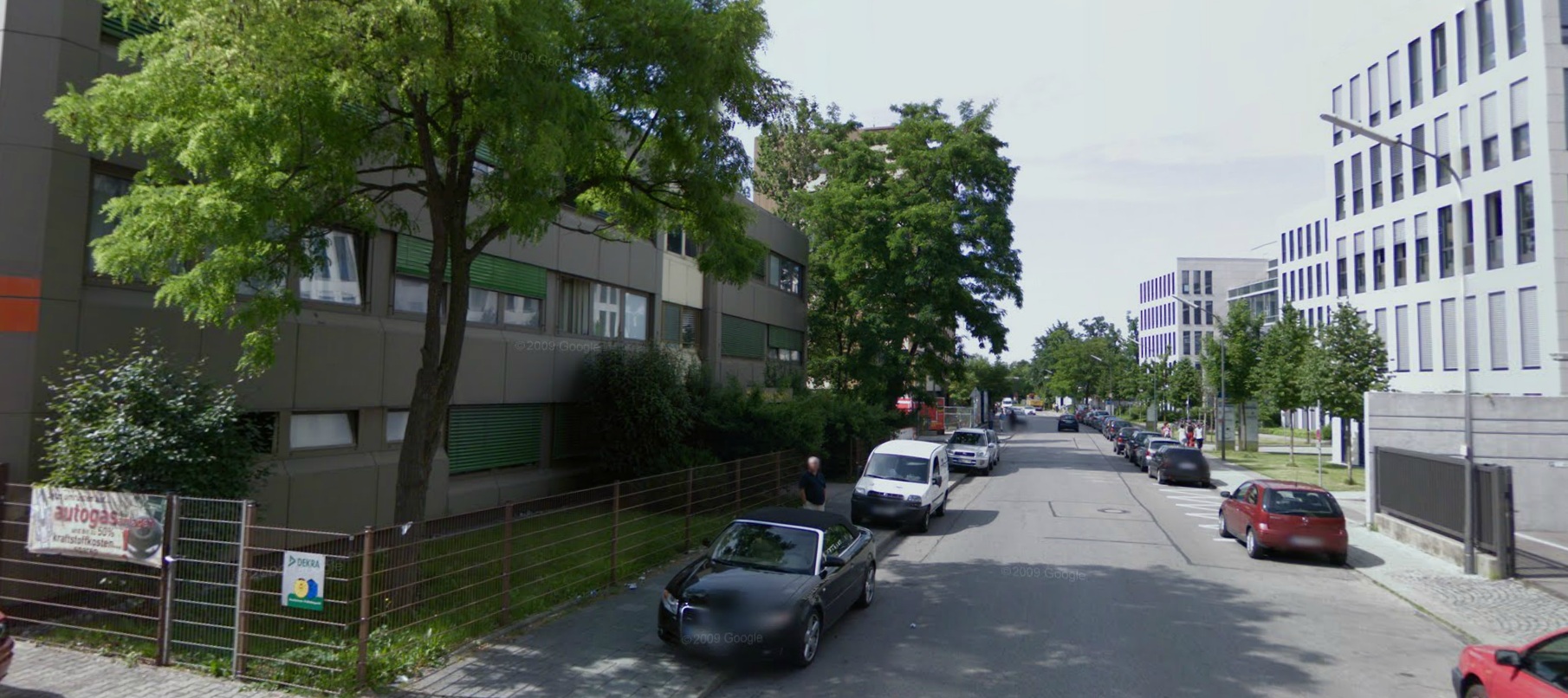 Bordelul este situat pe o strada linistita din sudul orasului Munchen, langa o reprezentanta auto. Foto: Google Maps