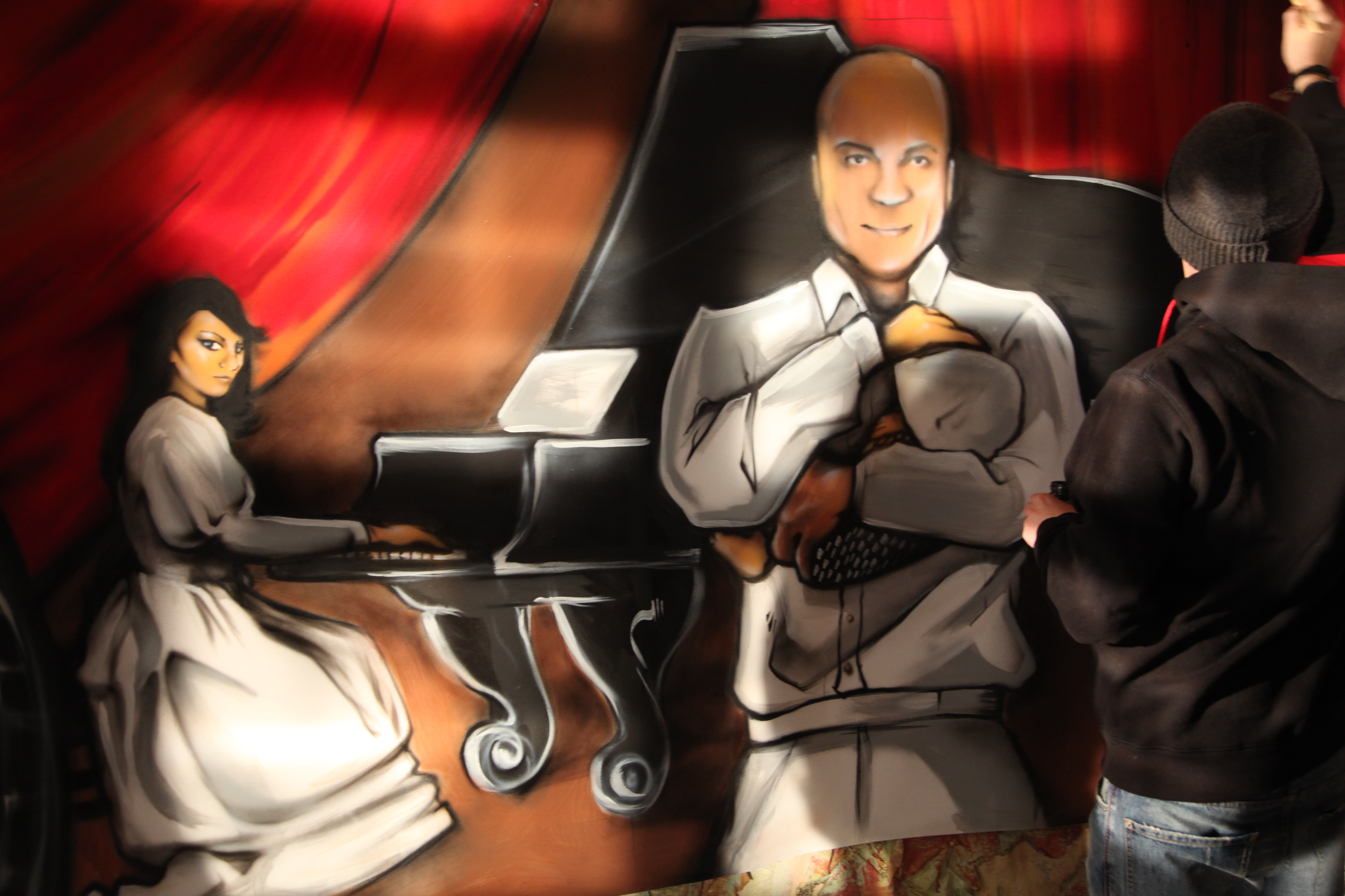 Giulia si-a lansat ultimul videoclip la hit-ul Un om cu pian