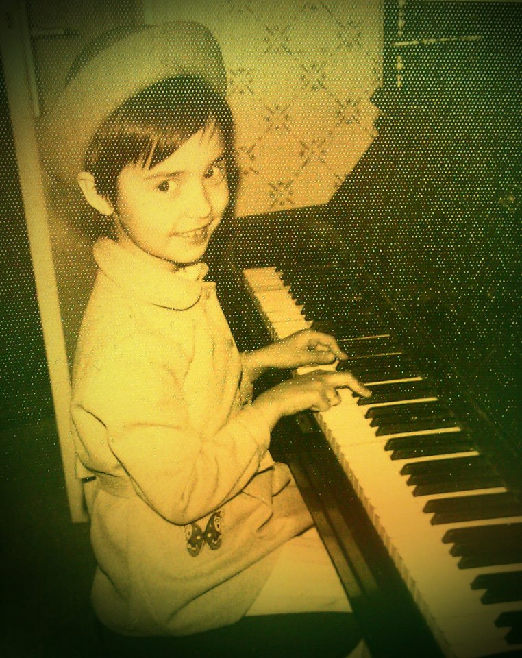 Uite cum arăta Andreea Marin când era o copilă! Zâna le-a transmis un mesaj emoţionant fanilor: