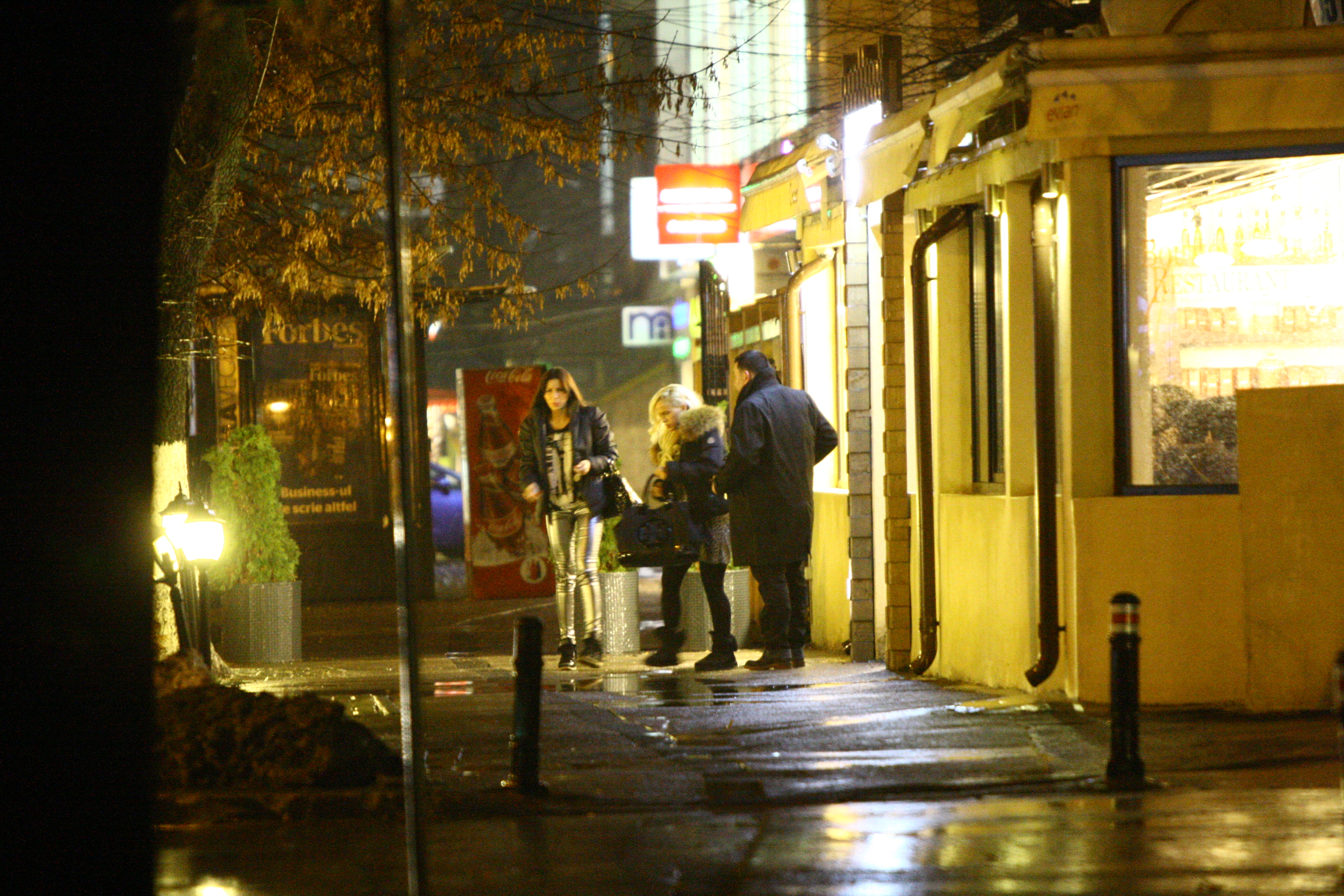 Cei trei se despart si fiecare o ia catre casa lui