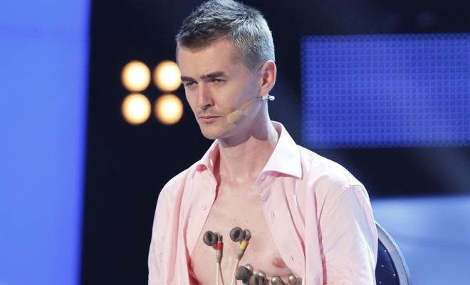 Mentalistul a cucerit o tara intreaga cu numerele sale, pline de suspans