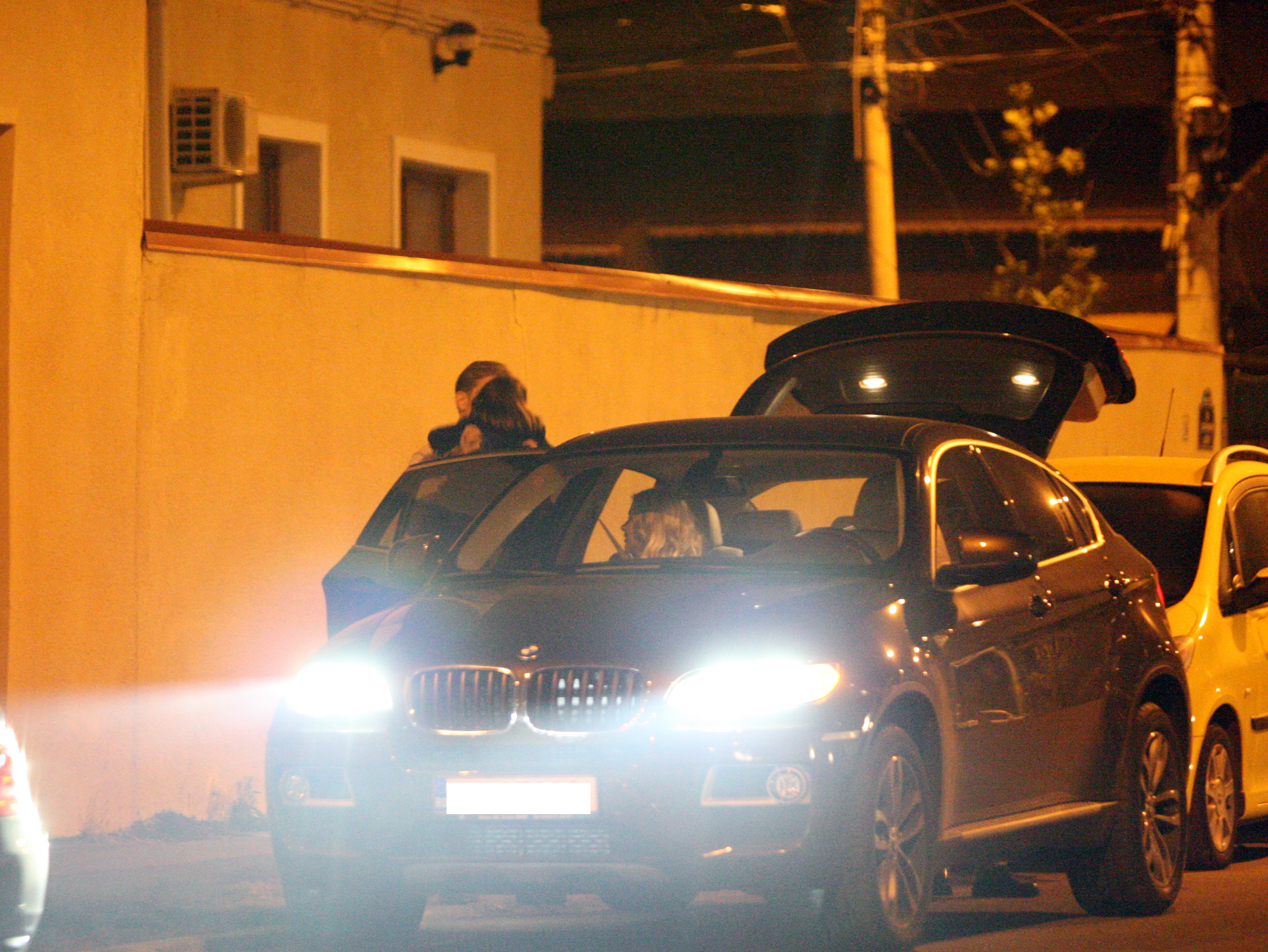 Ilan, iubitul Alinei, s-a intalnit cu Jorge pe strada pentru a o lua pe Karina de la tatal ei