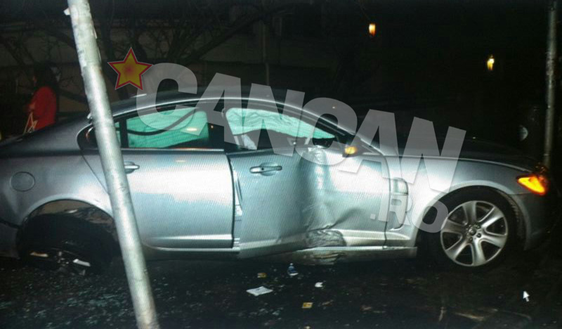 Intersecţia blestemată i-a făcut maşina praf lui Tibi Scobiola! Artistul nu a acordat prioritate şi s-a izbit într-un taxi!