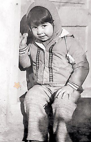 La 4 ani, Nicoleta Luciu inrobea suflete cu privirea sincera si nevinovata