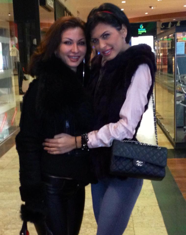 Fosta asistenta TV are o relatie apropiata cu mama ei, desi nu au petrecut prea mult timp impreuna