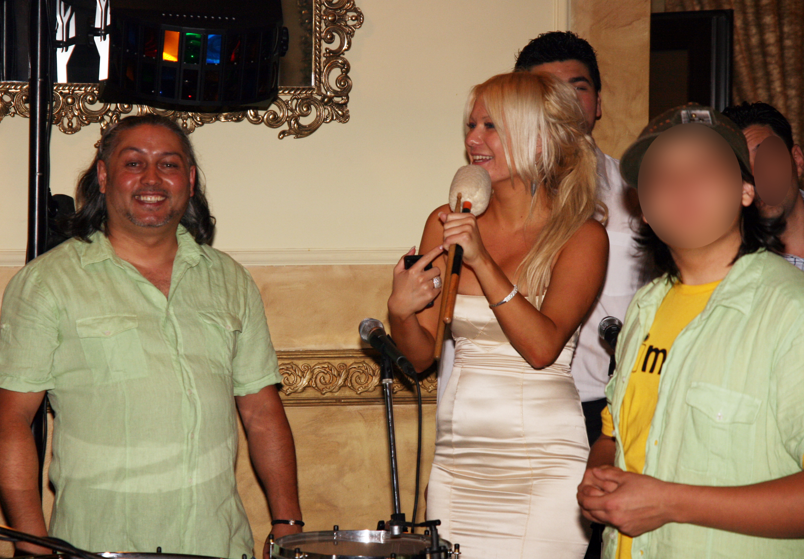 Simona Sensual a cerut sa fie rascumparata mireasa