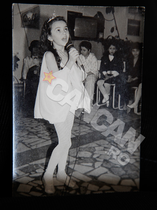 Imagini de colecţie! Fotografii în premieră cu Giulia Anghelescu când era doar o copiliţă! Nu-i aşa că-i drăguţă?