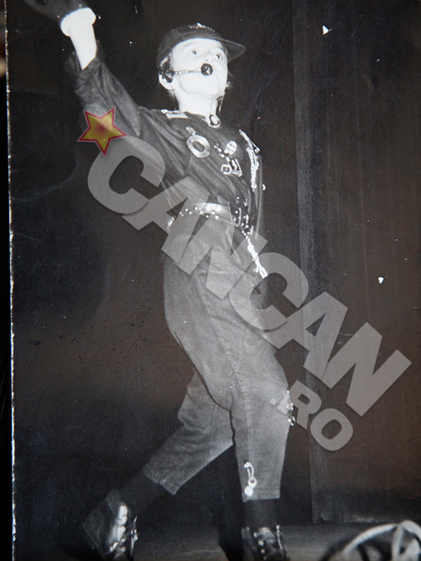 Imagini de colecţie! Fotografii în premieră cu Giulia Anghelescu când era doar o copiliţă! Nu-i aşa că-i drăguţă?