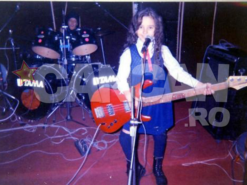 Imagini de colecţie! Fotografii în premieră cu Giulia Anghelescu când era doar o copiliţă! Nu-i aşa că-i drăguţă?