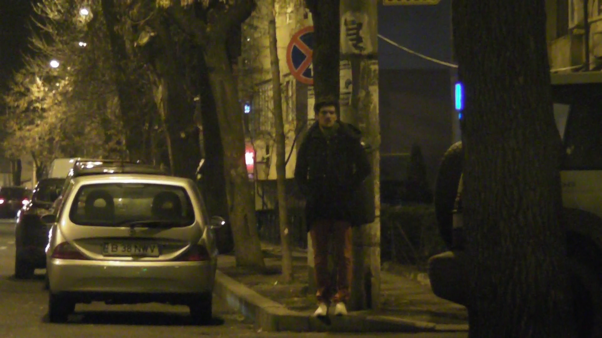 Desi Rita i-a zis ca il lasa ea la un taxi, Alex a preferat sa astepte in frig minute bune