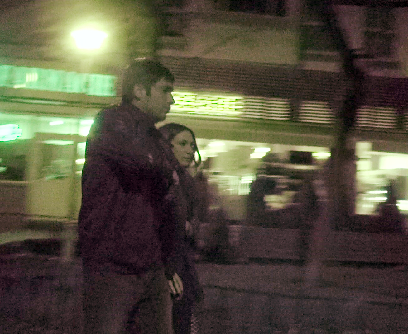 Cei doi indragostiti isi permit sa ia cina chiar si noaptea