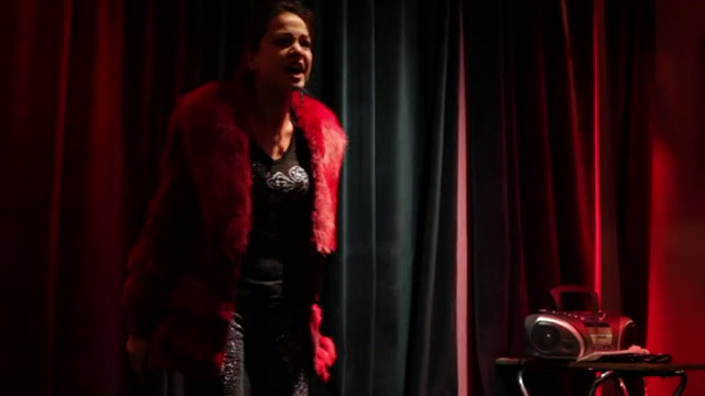 Mihaela, nervoasa pe scena