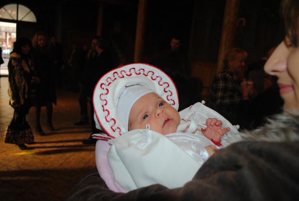 Dupa botezul Antoniei urmeaza nunta parintilor