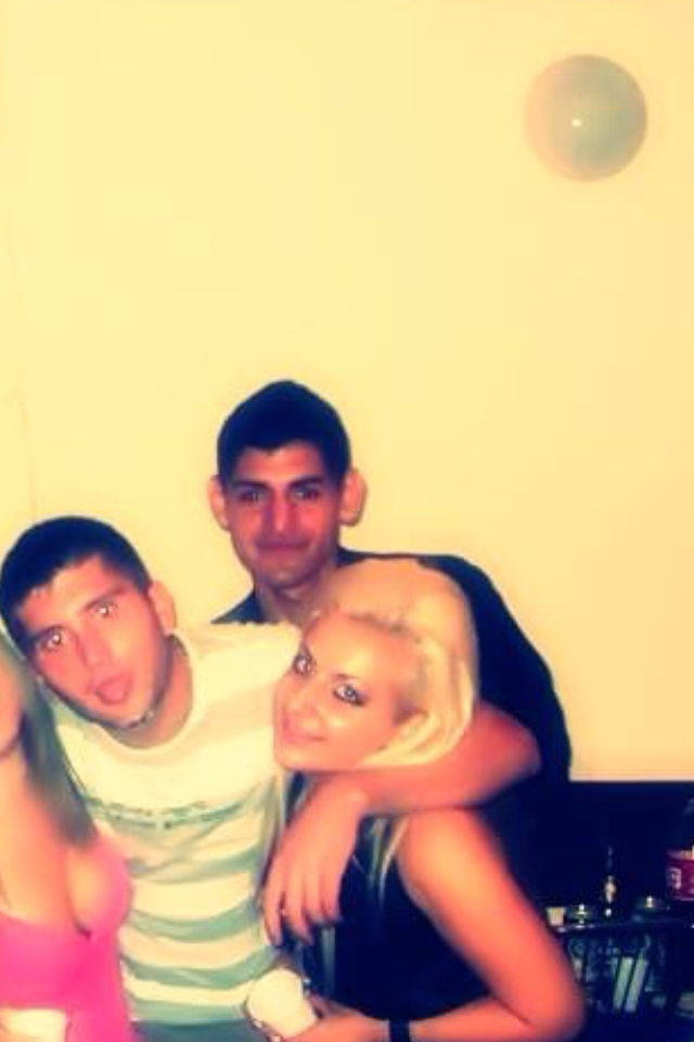 Marian Vasilescu strange ban pe ban pentru o operatie de corectare a urechilor