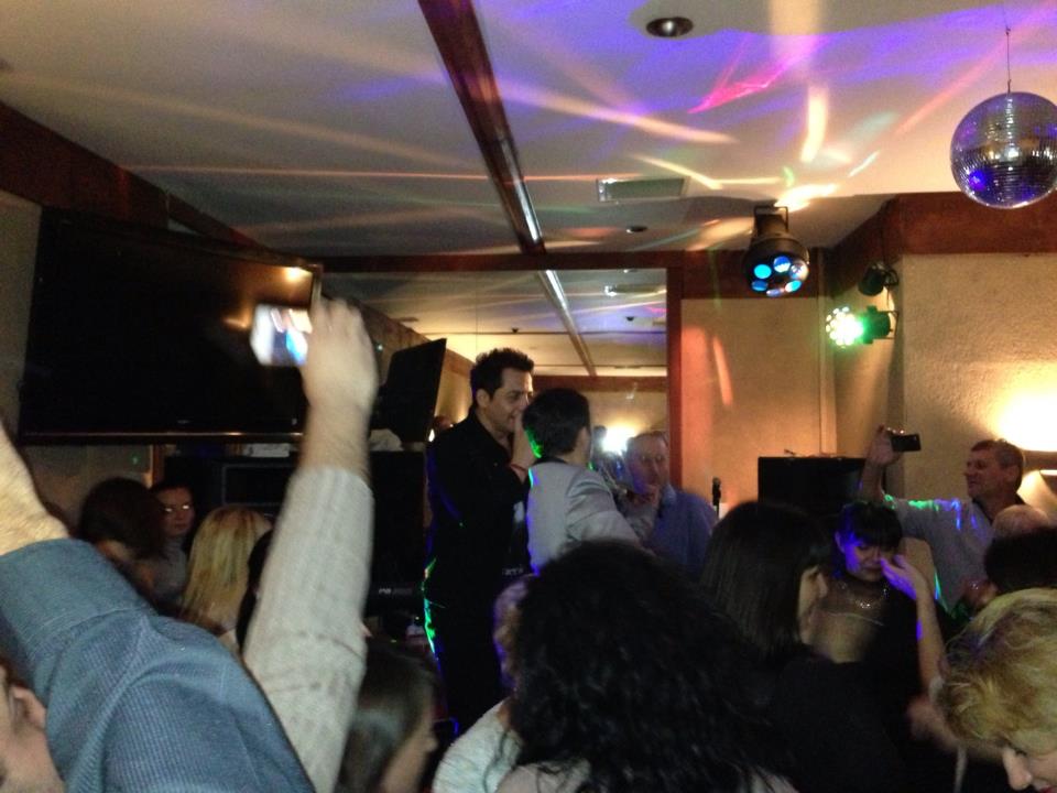 Jean de la Craiova a facut senzatie in timpul concertului sustinut la un restaurant romanesc