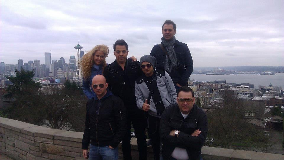 Ferent, jean si baietii din trupa Autentic bat Statele Unite in lung si-n lat pentru a sustine concerte pentru comunitatile de romani