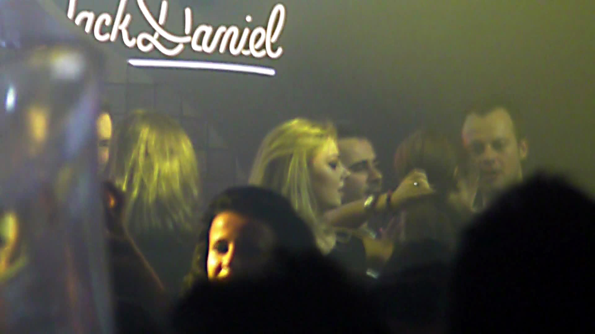 Rare au fost momentele cand Roxana dansa alaturi de prietenii ei