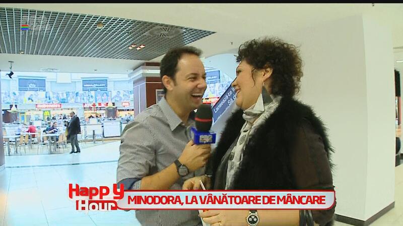 Minodora a ajuns să cerşească mâncare în mall! Află de ce a făcut asta şi ce reacţie au avut oamenii!