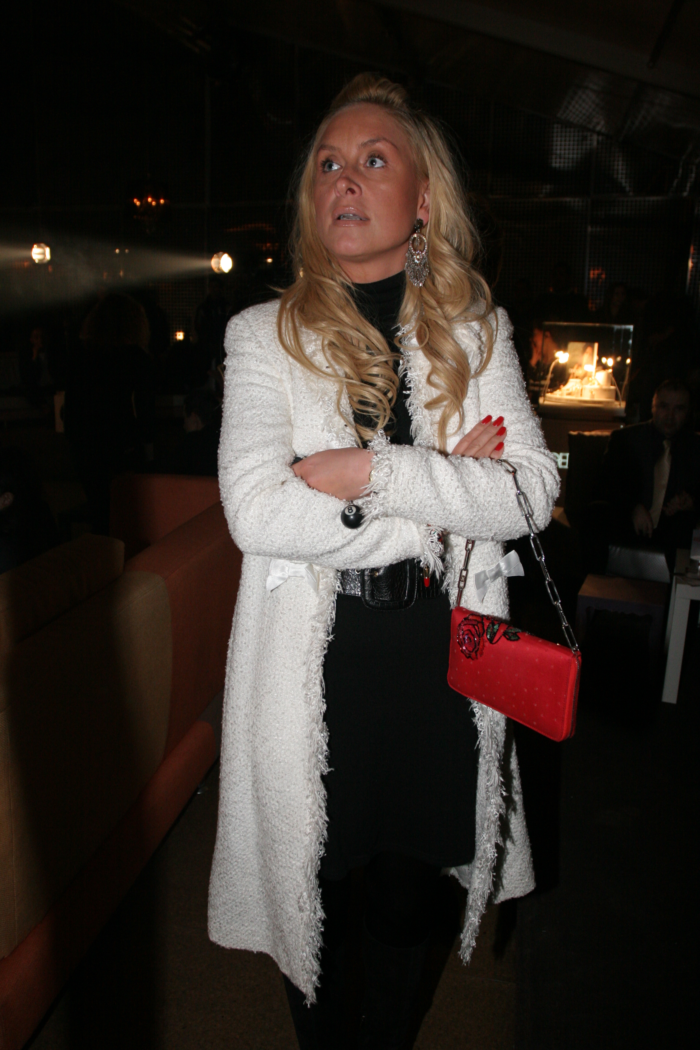 Vica l-a dat in judecata pe Victor Piturca pentru stabilirea paternitatii fiului ei si plata pensiei alimentare