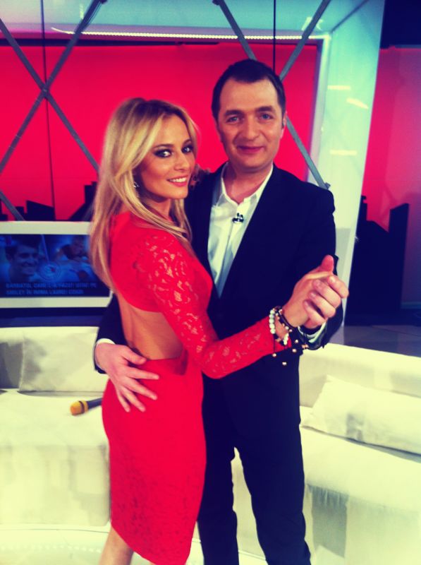 Artene a fost cucerit de senzuala Laura Cosoi