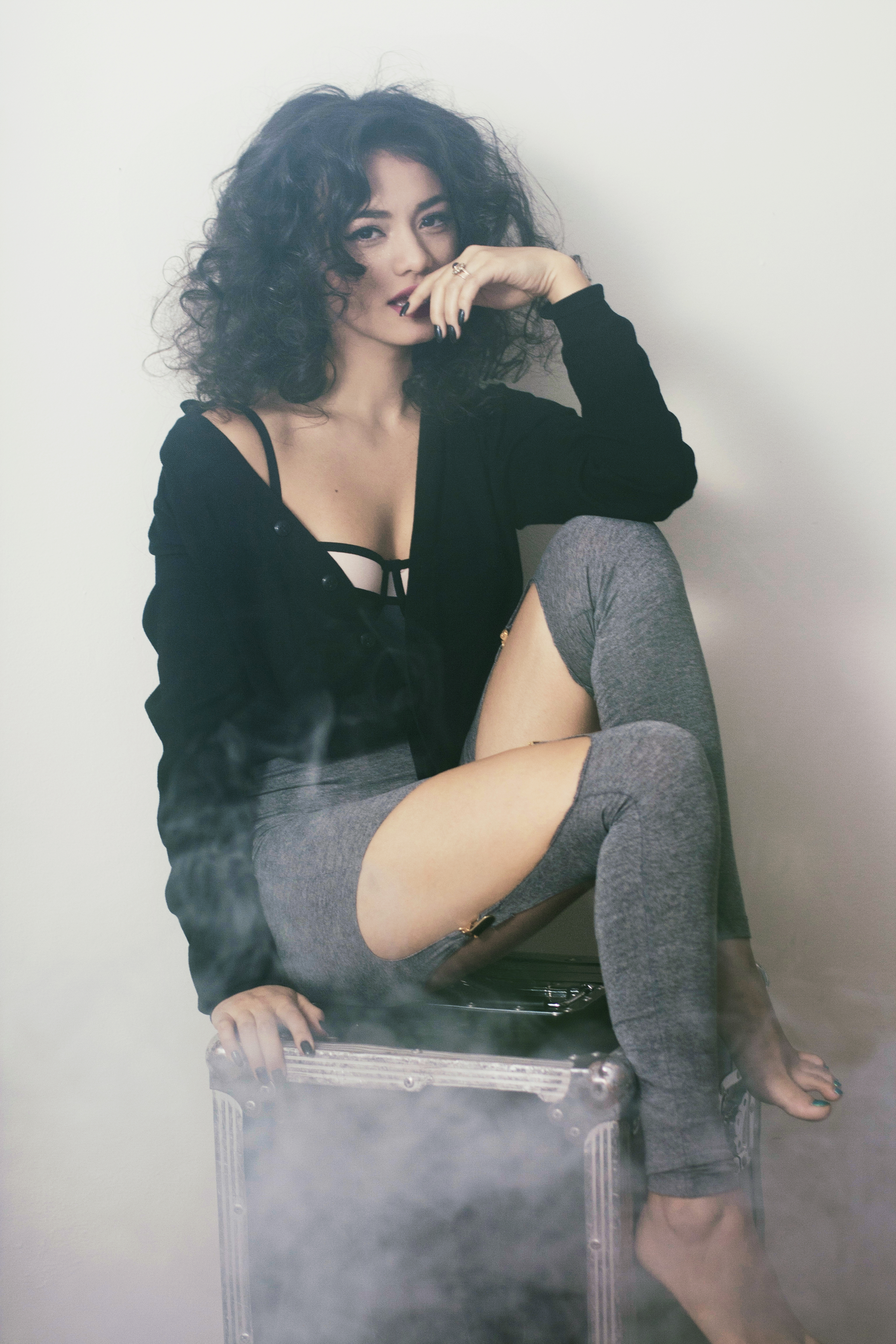 Aylin si-a schimbat imaginea, este sexy si provocatoare