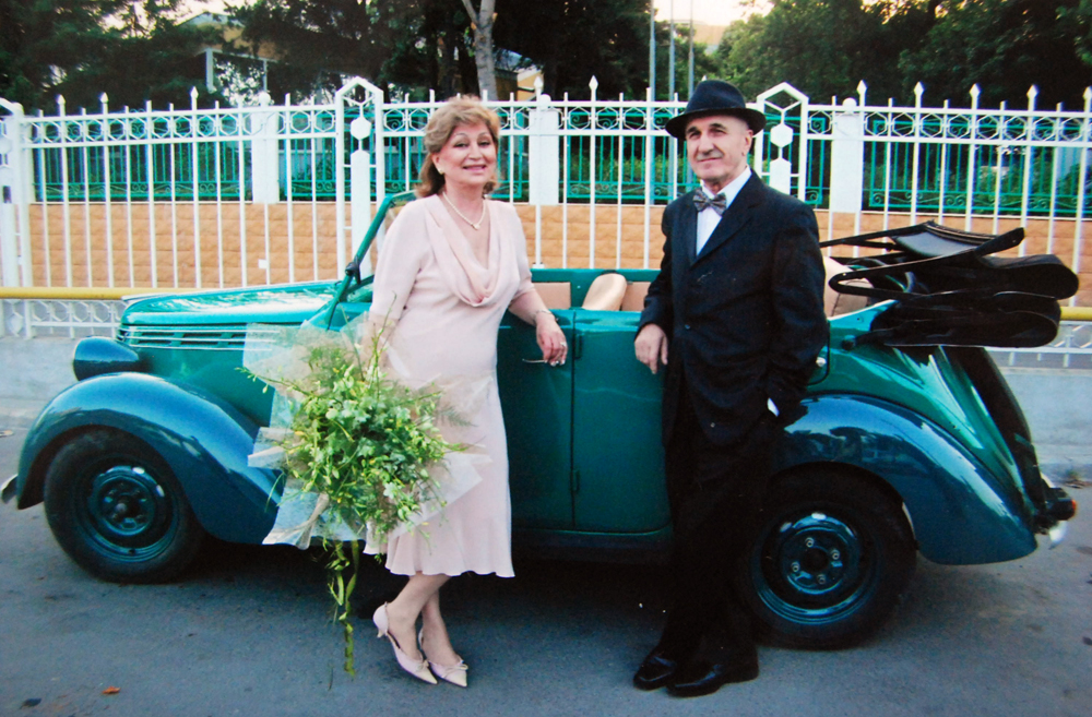 Gabriela si Gheorghe Dinica au trait o idila fulgeratoare casatorindu-se la scurt timp de cand s-au cunoscut