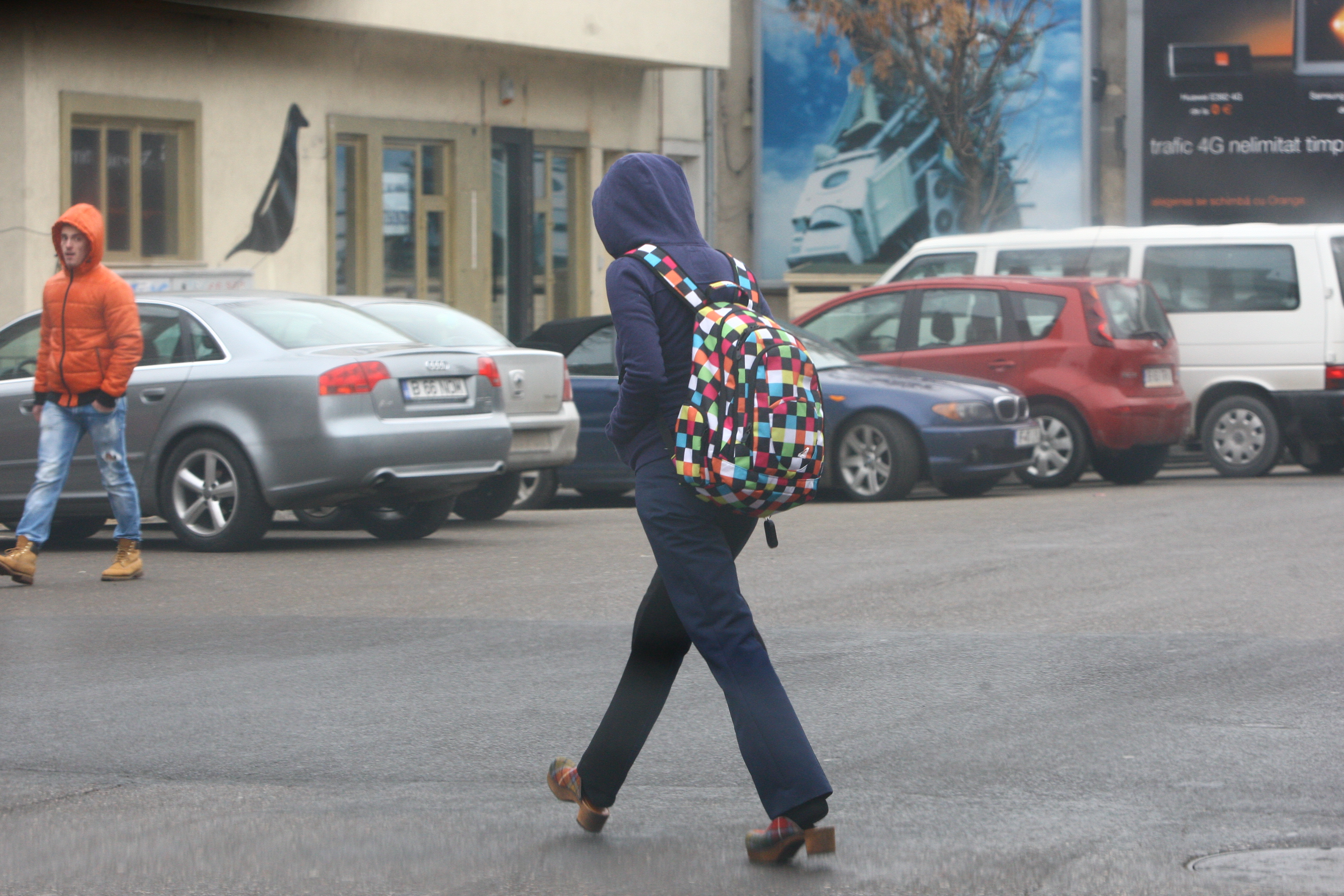 Pe strada, fosta prezentatoare de la TVR este recunoascuta de catre trecatori