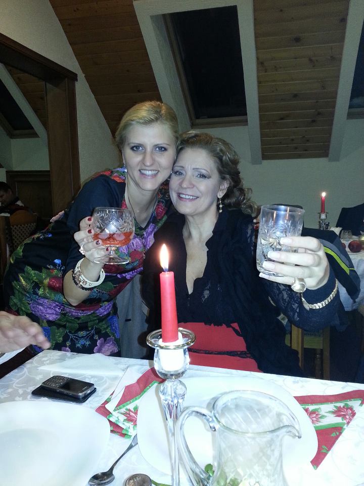 Ieri au sarbatorit-o si pe nora lor Betty si o saptamana de cand a venit pe lume nepotul lor Adam