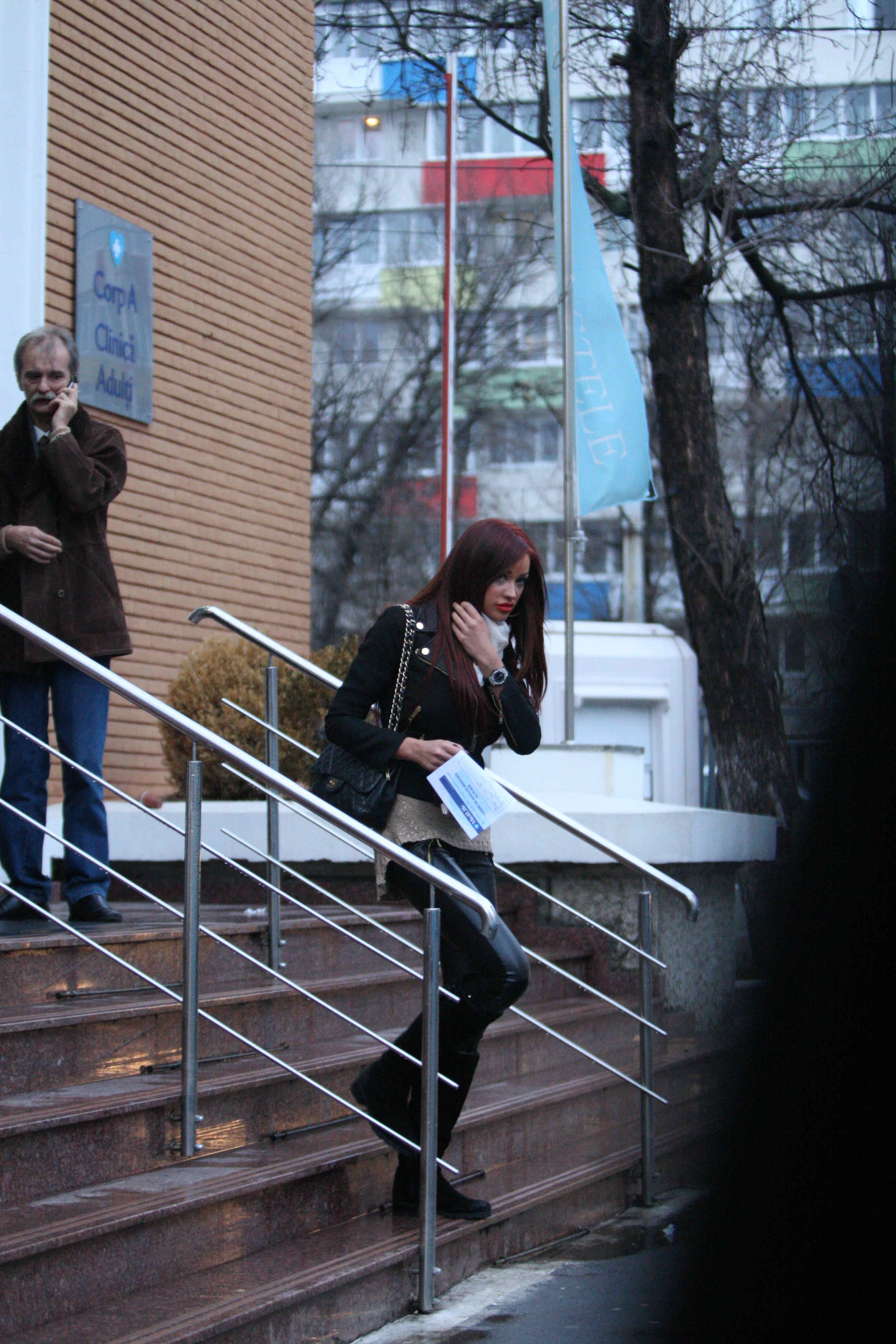 Suparata, roscata nu stie cum sa mai grabeasca pasul