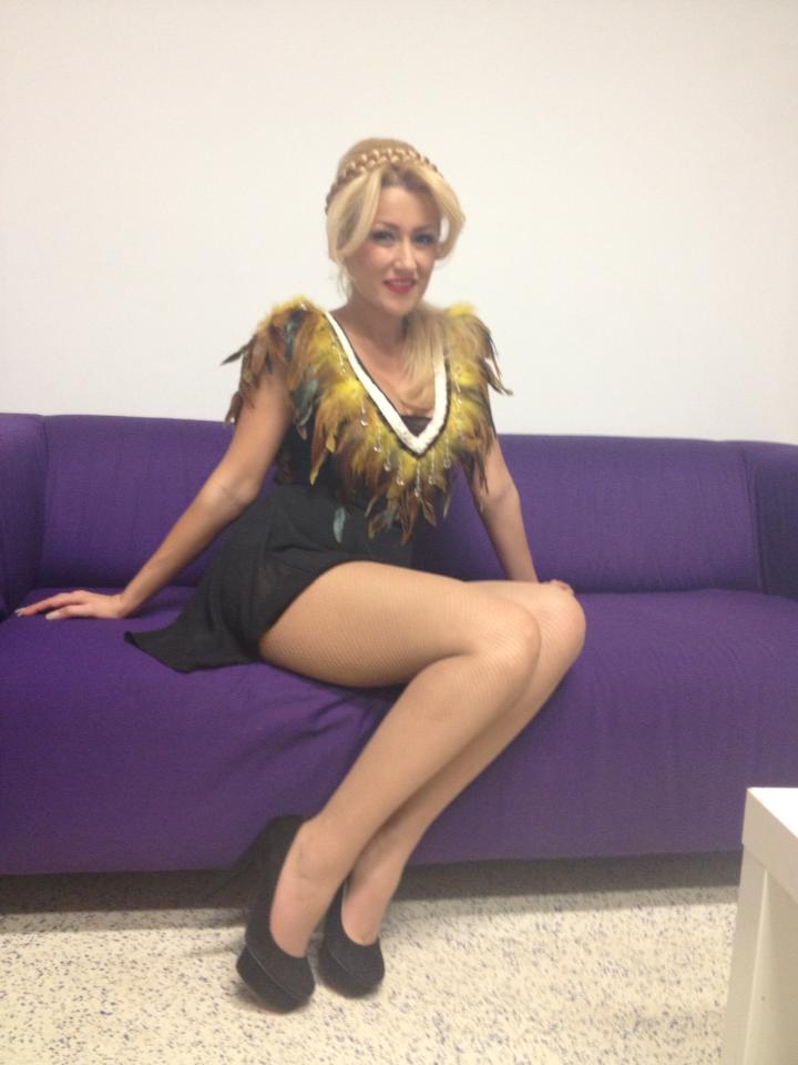 Raluca nu s-a detasat inca de fostul ei iubit