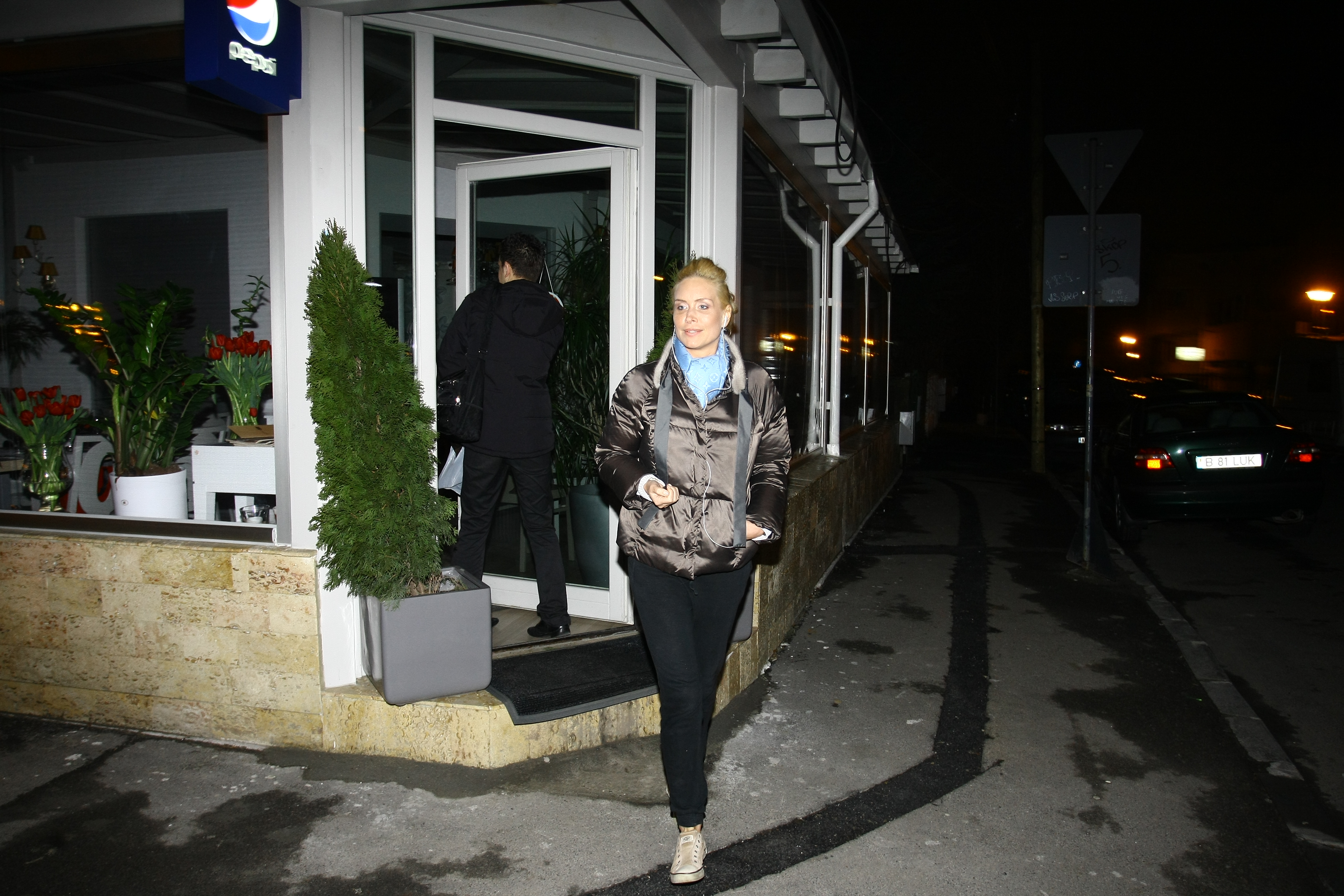 Vedeta TV a sarbatorit Ziua Indragostitilor alaturi de prietenele ei