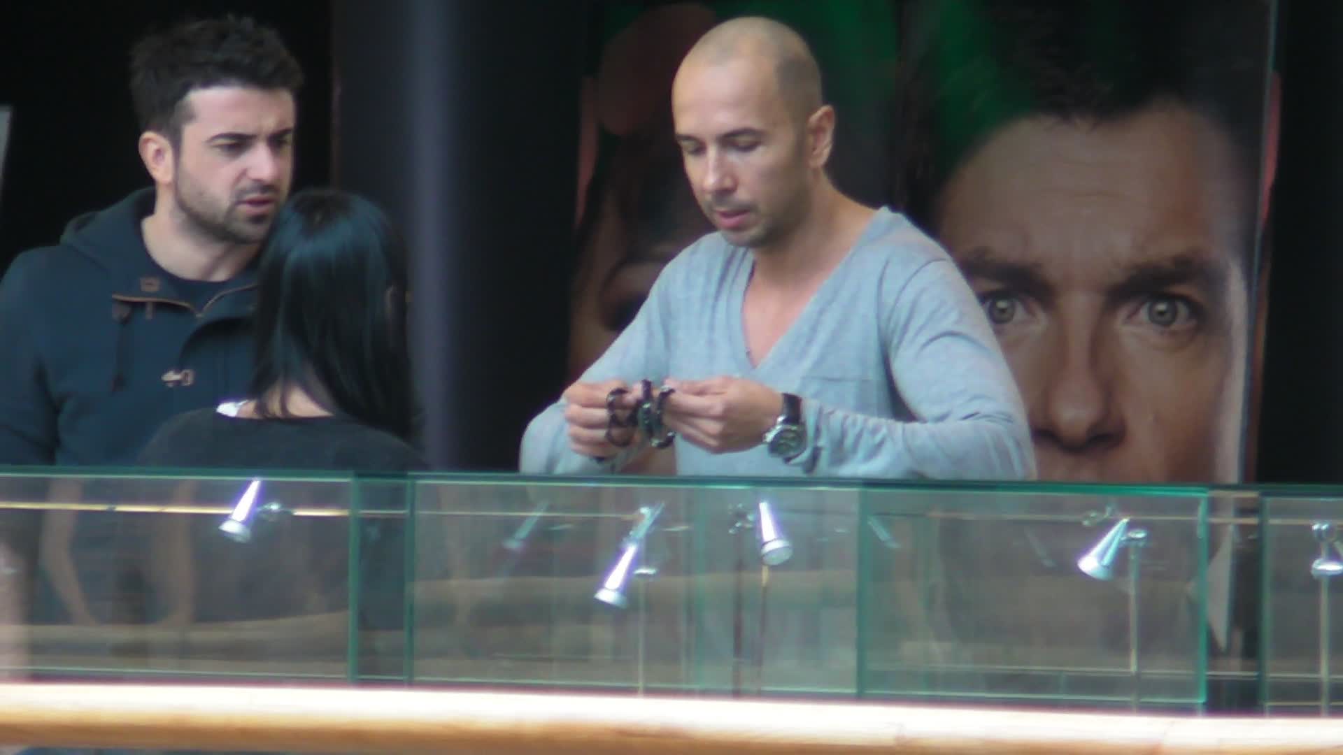 Pentru ca pretul era extrem de 