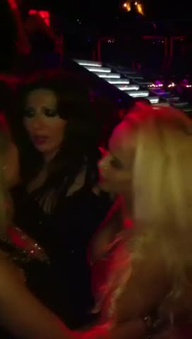 Anda a venit in club special pentru ziua prieteni sale