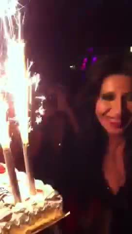 Artista a ajuns la fix, tocmai pentru a-i canta Cristinei