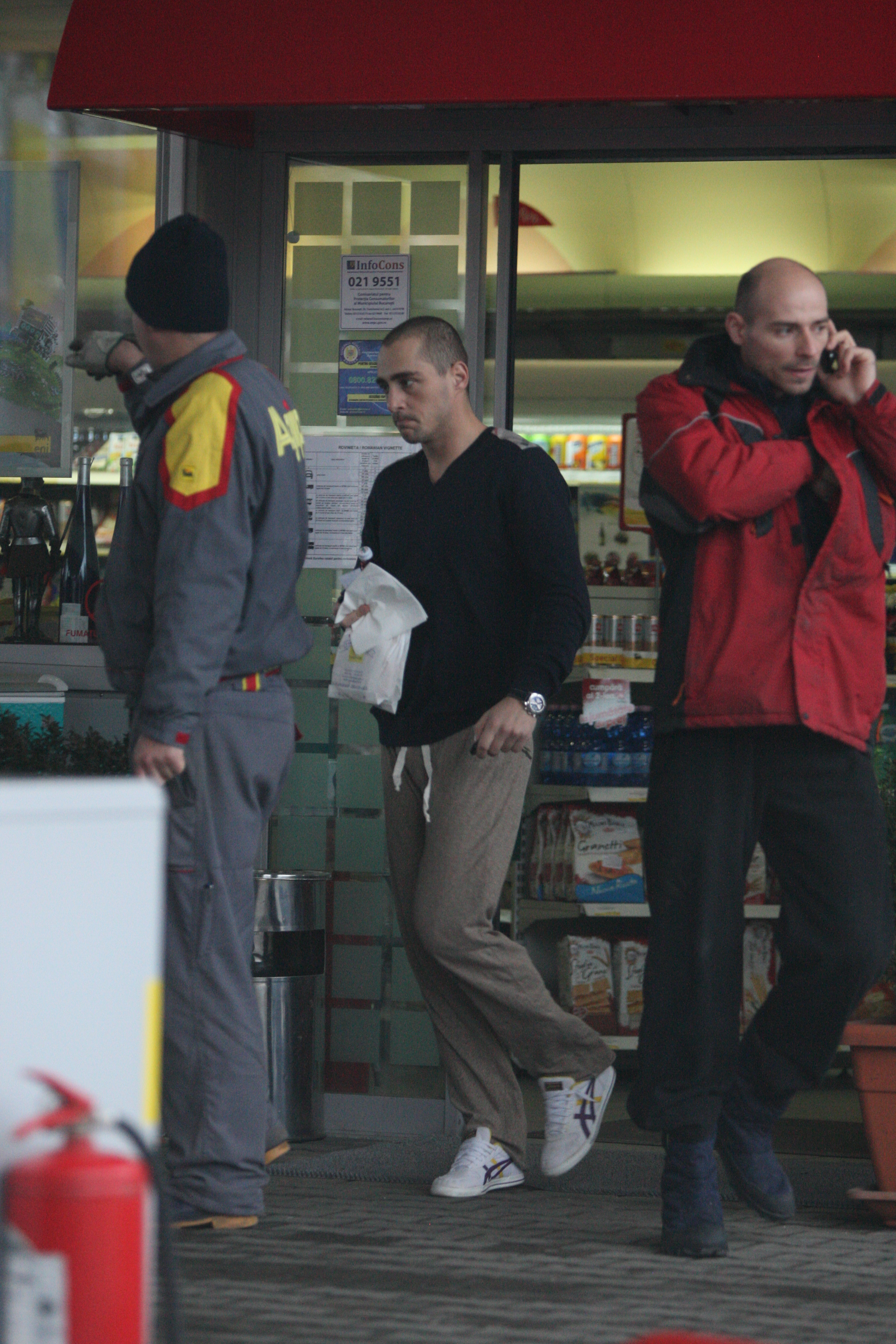 Desi a mancat destul, Draghia isi ia ceva si la pachet