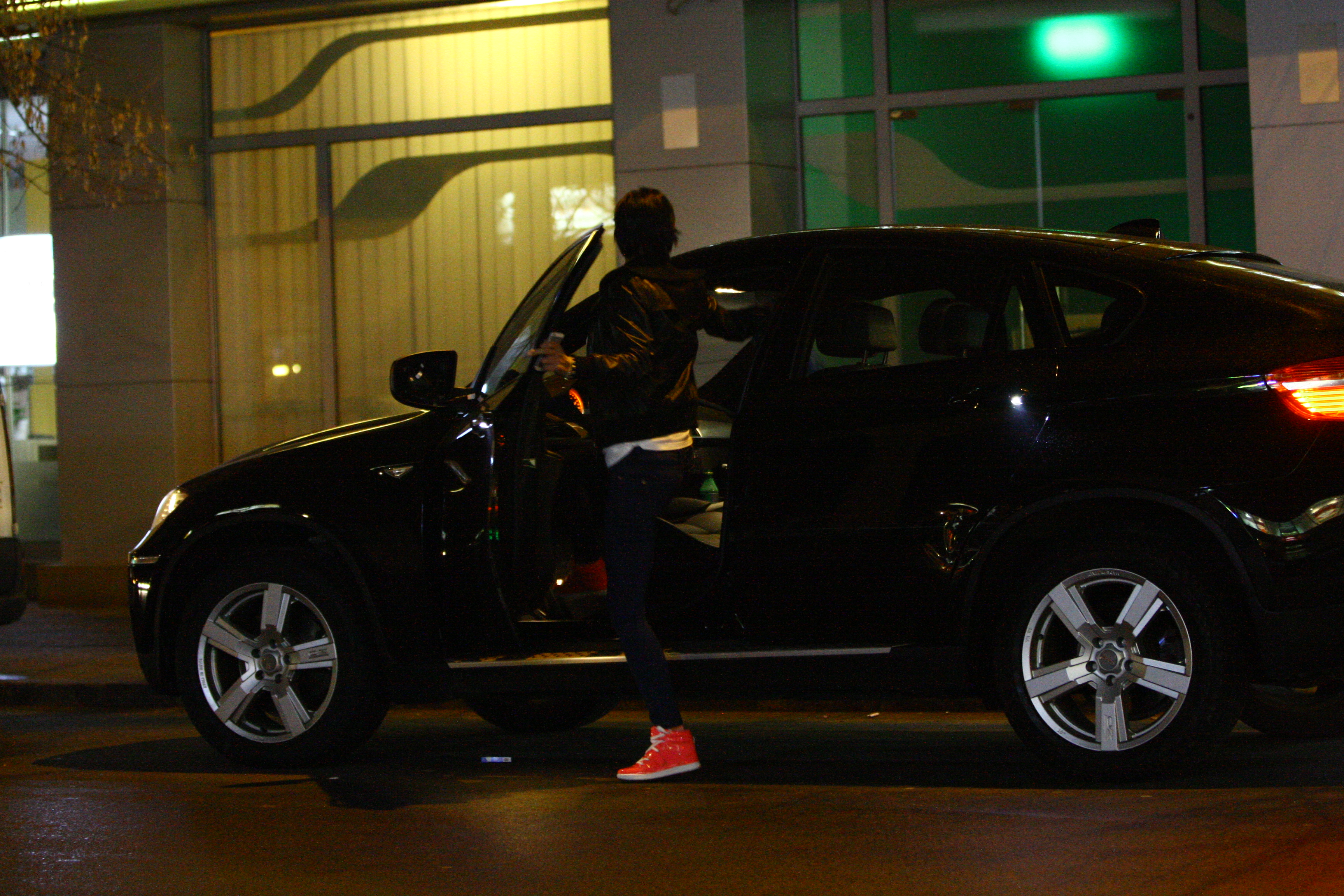 Pamfile se grabeste sa ajunga acasa pentru a-si trata raceala