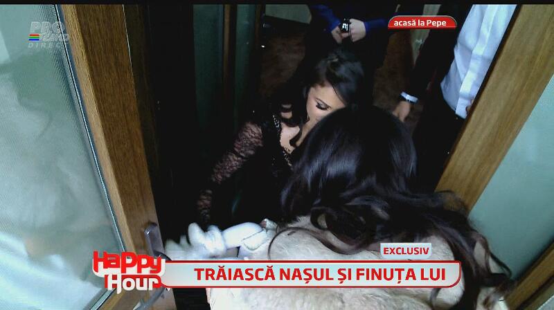 Imagini în premieră de la botezul fiicei lui Pepe! Vezi cum s-a comportat micuţa în biserică şi cum au creştinat-o naşii!