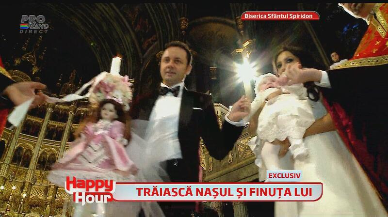 Imagini în premieră de la botezul fiicei lui Pepe! Vezi cum s-a comportat micuţa în biserică şi cum au creştinat-o naşii!