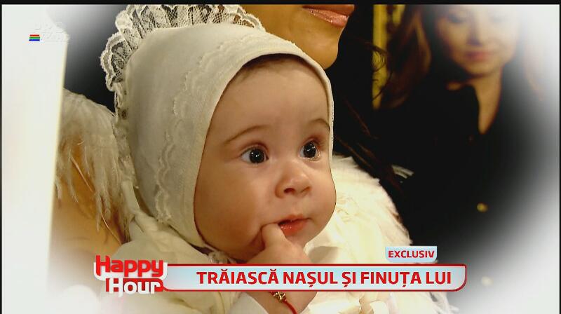 Imagini în premieră de la botezul fiicei lui Pepe! Vezi cum s-a comportat micuţa în biserică şi cum au creştinat-o naşii!