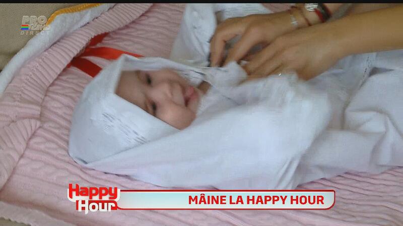 La o zi de la botez, Andra i-a făcut baie fetiţei lui Pepe în apă în care a pus aur şi miere, să-i fie viaţa dulce!