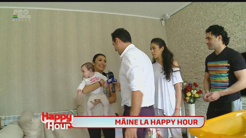 La o zi de la botez, Andra i-a făcut baie fetiţei lui Pepe în apă în care a pus aur şi miere, să-i fie viaţa dulce!